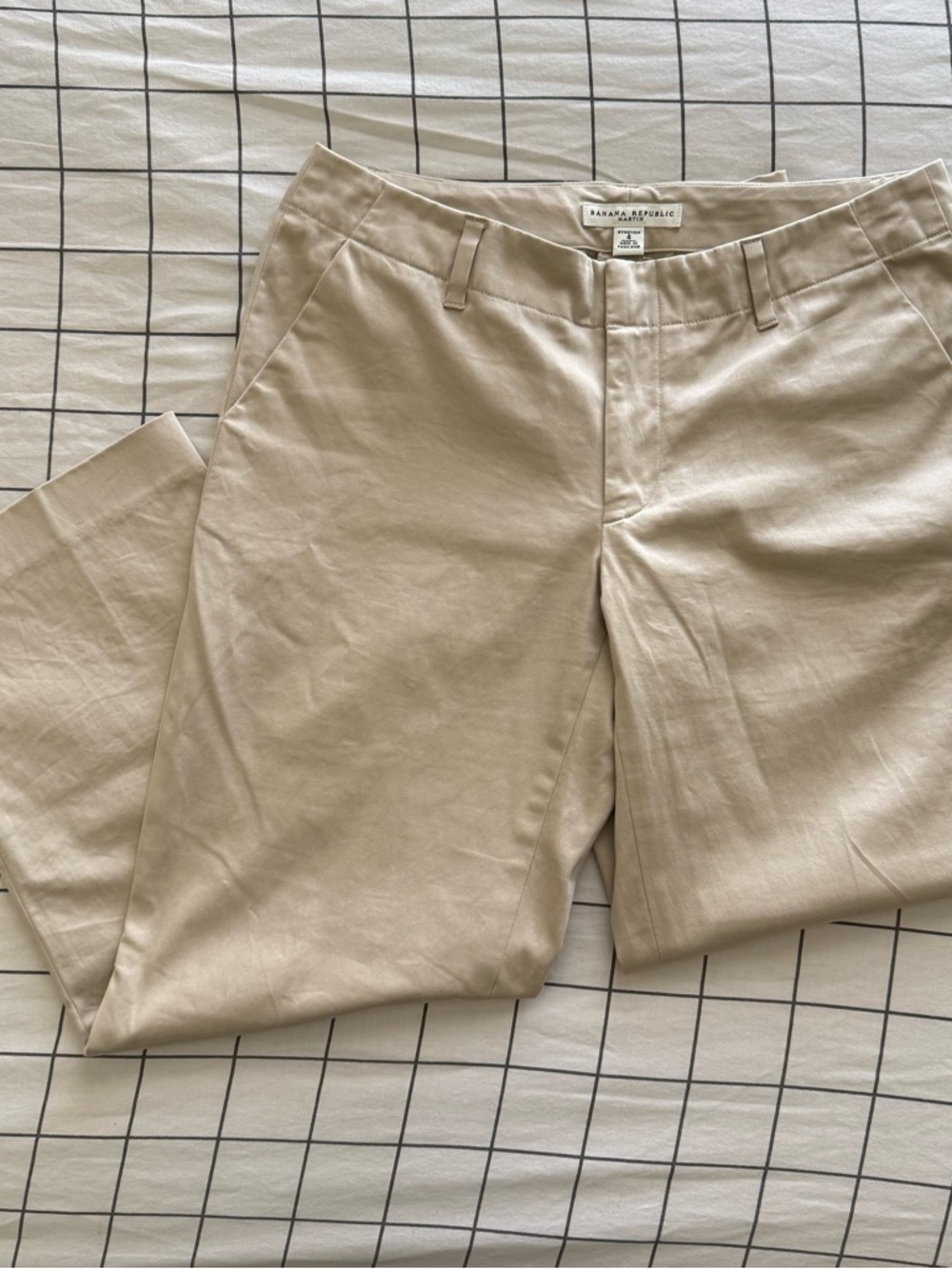 Banana Republic Martin Stretch Khaki Capri Pants Size 4 Cotton Blend Tan Beige